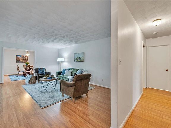 5th image of 674 Azalea Rd