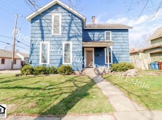210 1/2 W 4th St, Auburn, IN 46706
