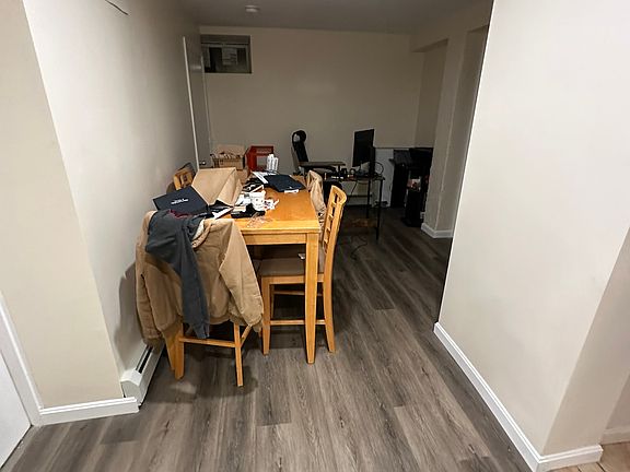 4th image of 29 Lambert St #29B