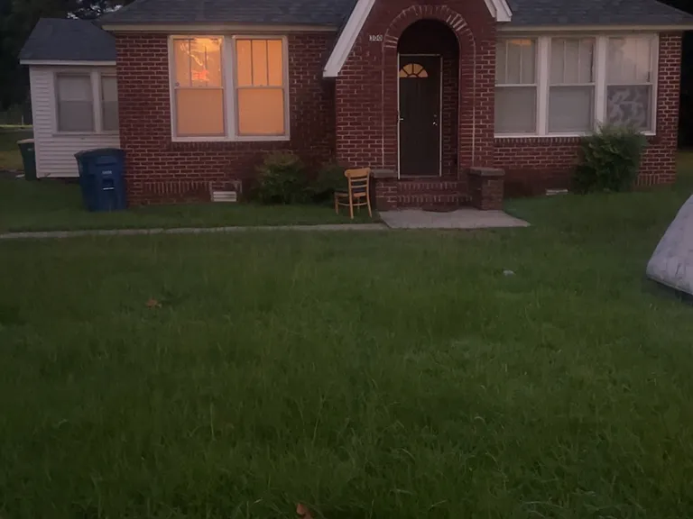 300 Rose Ln — Photo 15