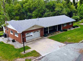 220 Engle Lake Rd W, Ligonier, IN 46767