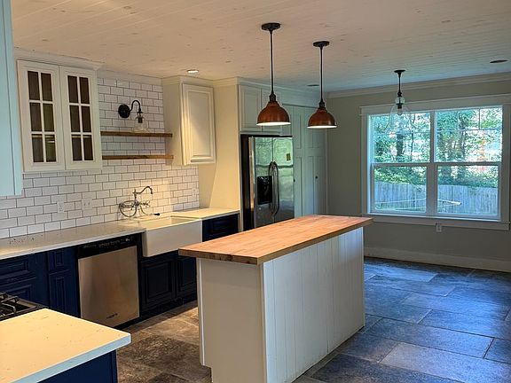 2nd image of 1609 Autry Way