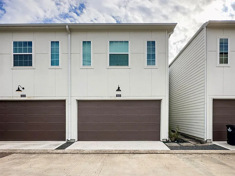 1602 Westside Gardens Ln — Photo 27