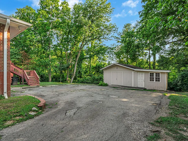 4917 Salem Dr — Photo 35