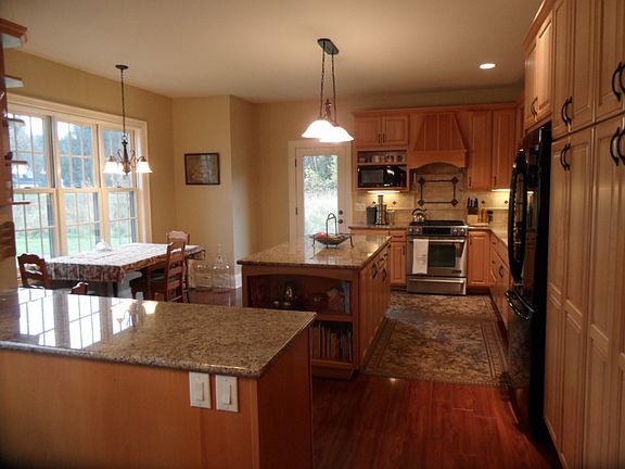 3rd image of 7816 111th Ave NE