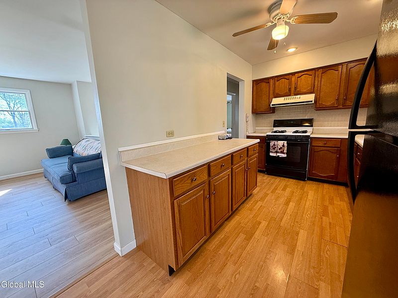 4th image of 8 Kimberly Lane