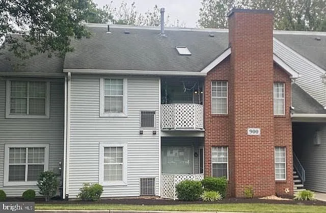 901 Diamond Dr — Photo 1