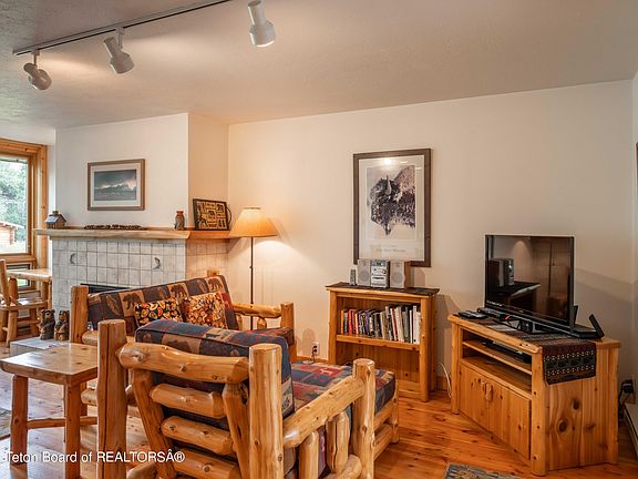 4th image of 3545 N Lake Creek Dr #19-1-2