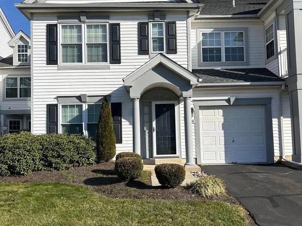 106 Redmaple Ct, Warminster, PA 18974
