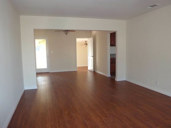 3rd image of 4459 Briercrest Ave
