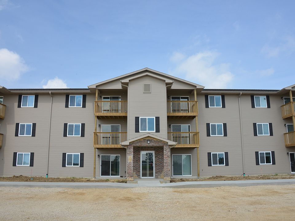 1st image of 102 Gardens Ct APT 11