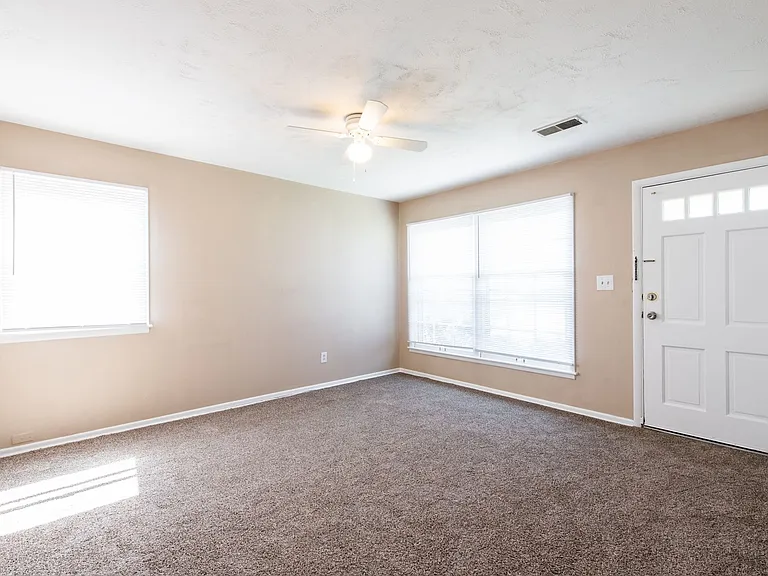 3503 Medford Ct — Photo 4