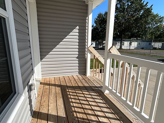 4th image of 363 Westwoods