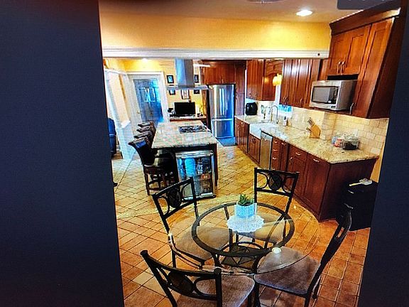 5th image of 266 Morningside Ln NE