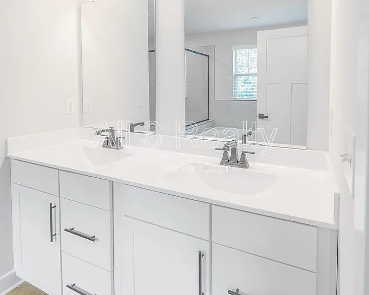 533 Daffodil Ln — Photo 17