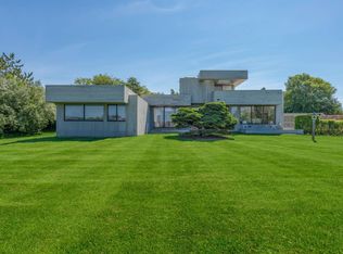 61 Sams Creek Rd, Southampton, NY 11932