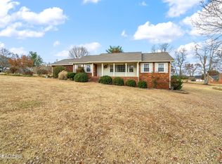 210 Douglas Ave, Sweetwater, TN 37874