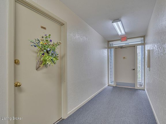 4th image of 1935 Gardiner Ln APT J147