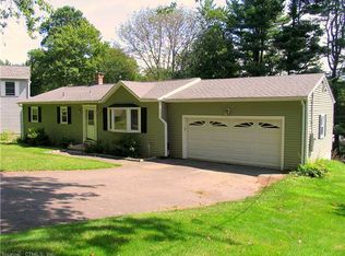 18 Hilltop Cir E, Milford, CT 06460