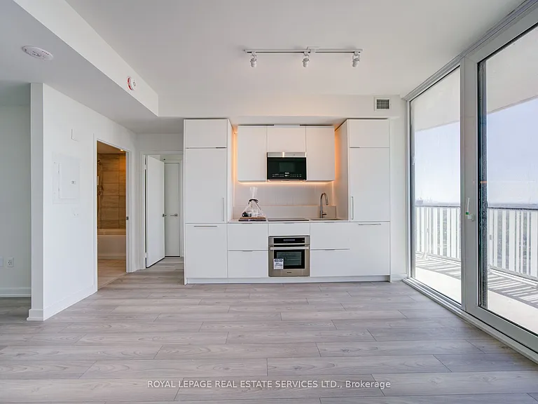 1 Fairview Rd E #2202 — Photo 12