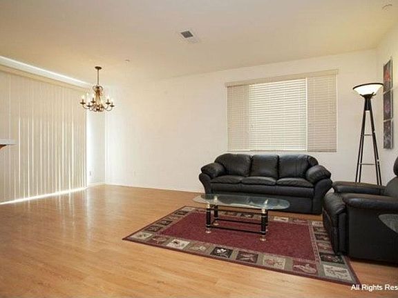 Living Room / Hall