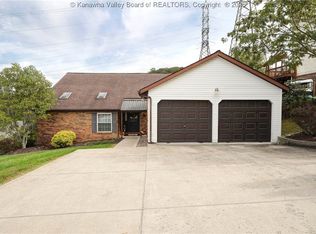 109 Jamestown Rd, Nitro, WV 25143