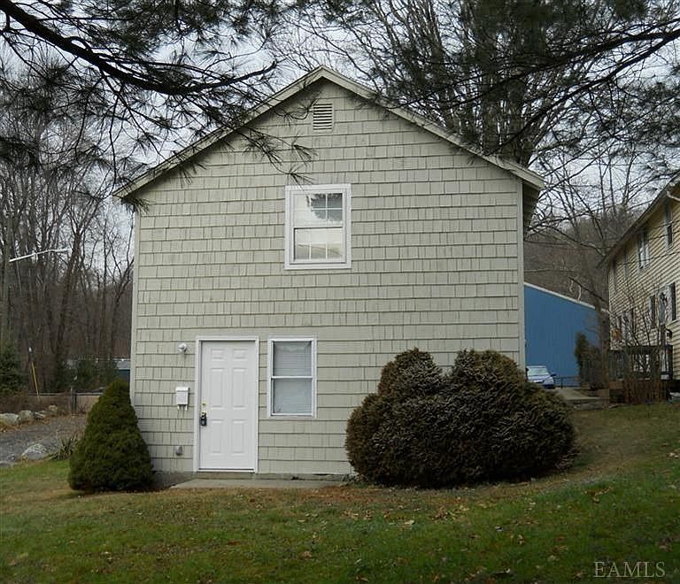 1st image of 100 Oak St #1