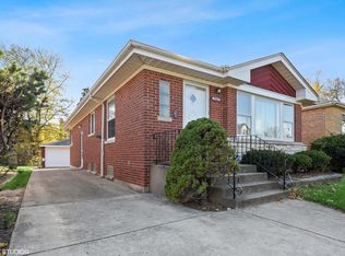 5261 W Devon Ave, Chicago, IL 60646