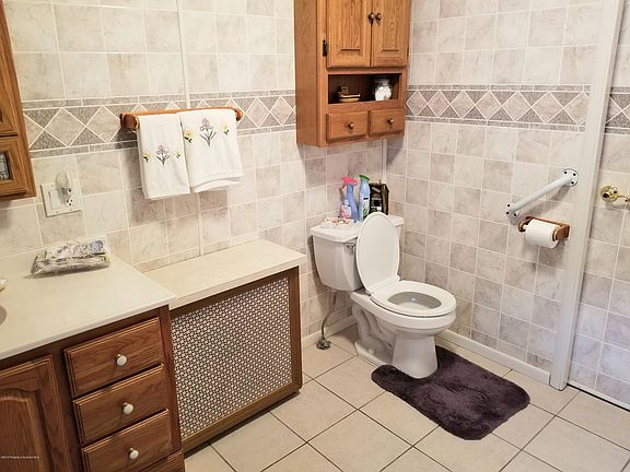 5th image of 212 Dundaff St
