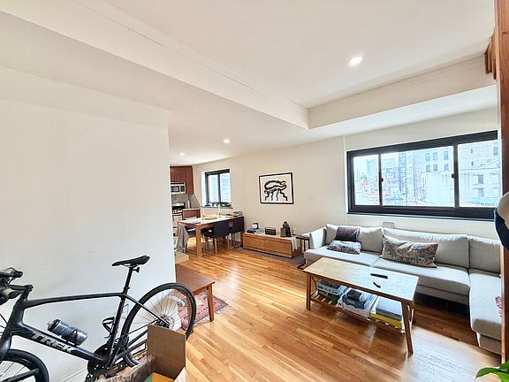 5th image of 50 Prince St #Pha