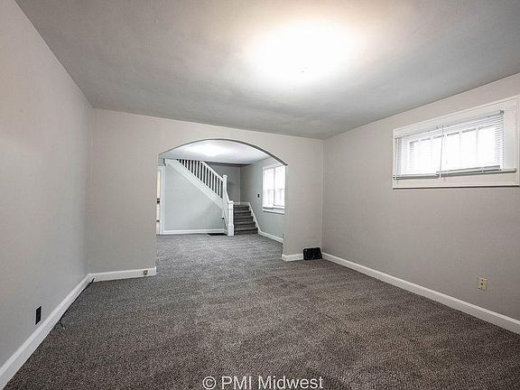 5th image of 442 N Gladstone Ave