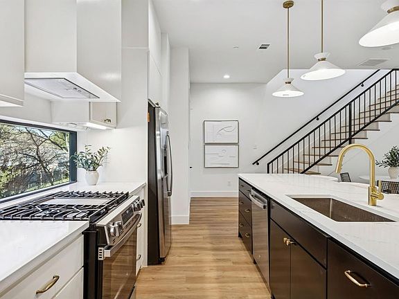 4th image of 2147 Mail Ave #105