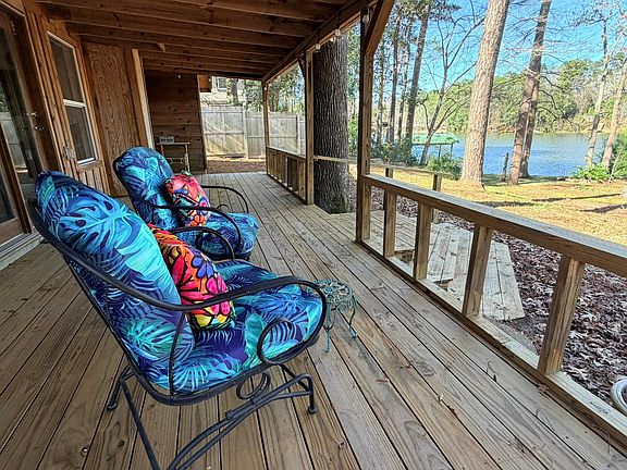 4th image of 251 County Rd