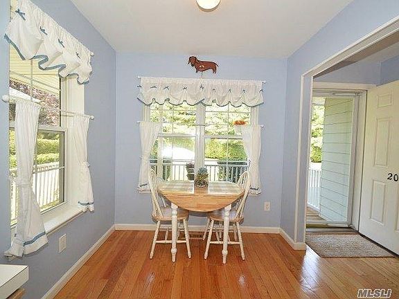 Eat in kitchen