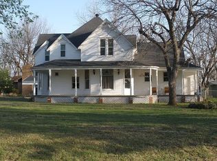 901 N Carr Ave, Wynnewood, OK 73098