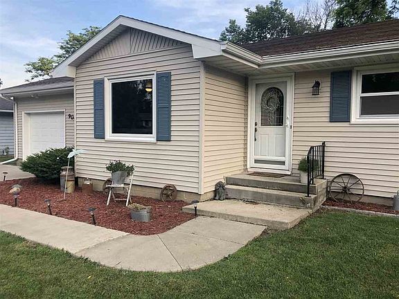3rd image of 909 Greenfield Ave