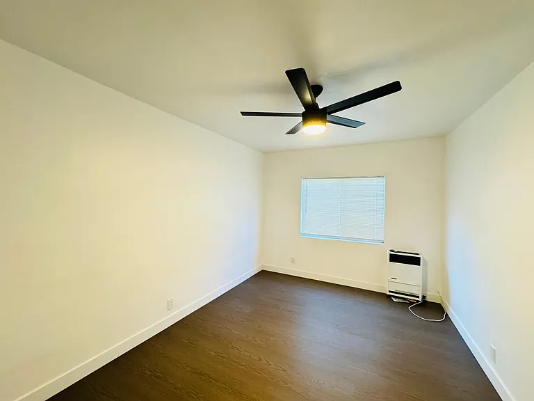 1235 N Vista St #1235 — Photo 2