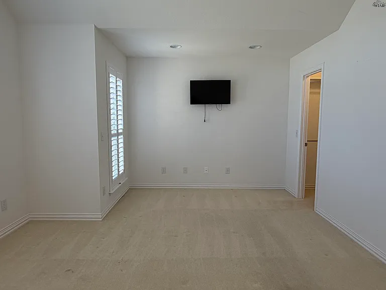 4 Warwick Ct — Photo 18