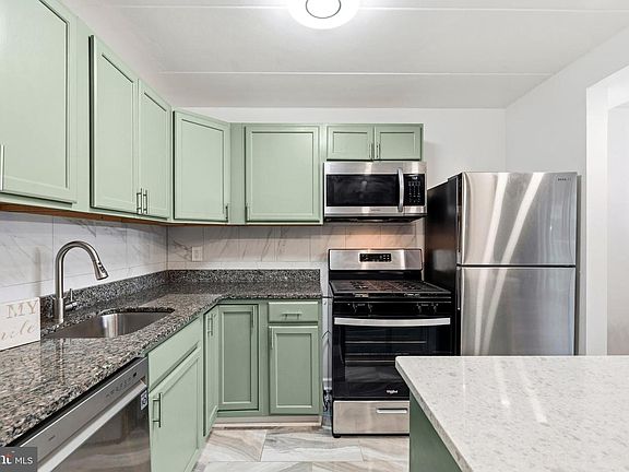 4th image of 2648 Redcoat Dr #97