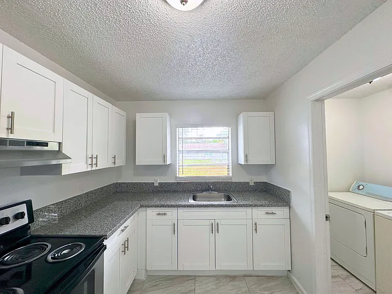 692 Neil Rd #702 — Photo 6