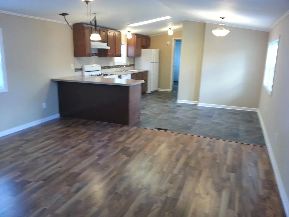 3 bed, 1216 sqft, $1,200 — Photo 2