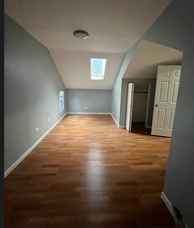 1241 N Ashland Ave — Photo 3