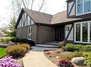 709 Skye Ln, Inverness, IL 60010