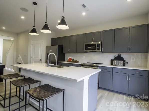 3115 Hutton Gardens Ln, Charlotte, NC 28269