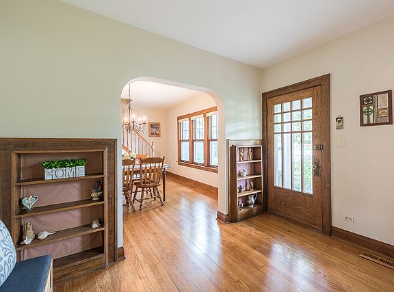 4th image of 161 Bryant Ave