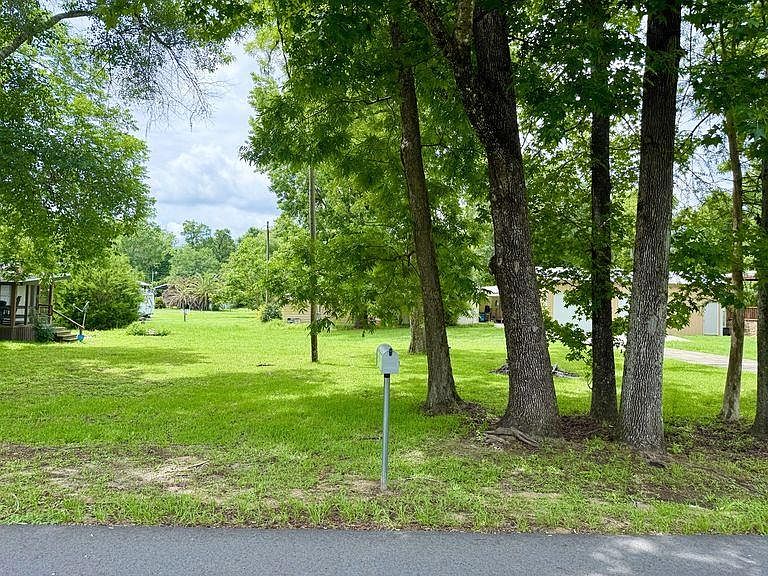 1st image of 633 Byrd Parker Dr
