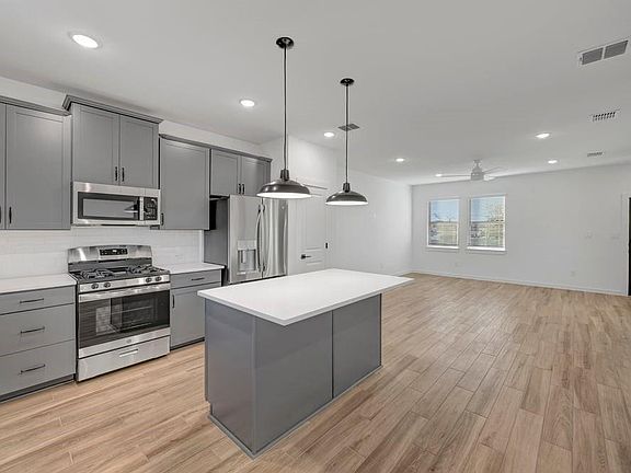4th image of 510 Samuel Ridge Dr
