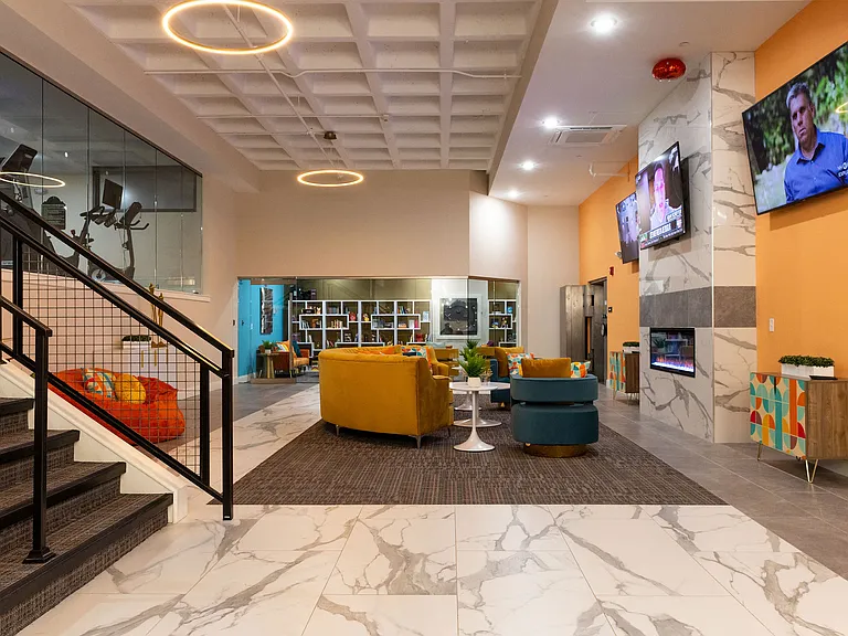 The Residence at 1000 Elm — Photo 44