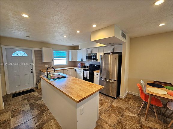 4th image of 2711 N Highway A1a #0