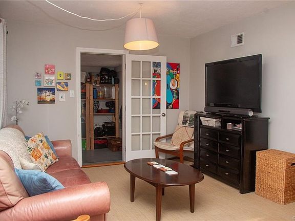 5th image of 6003 Mann Ave